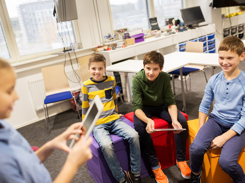 Djeca na radionici o korištenju digitalnih alata